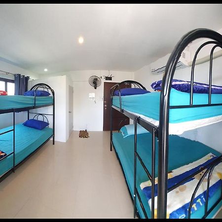 P & T Hostel Bang Rak Beach  Exteriör bild