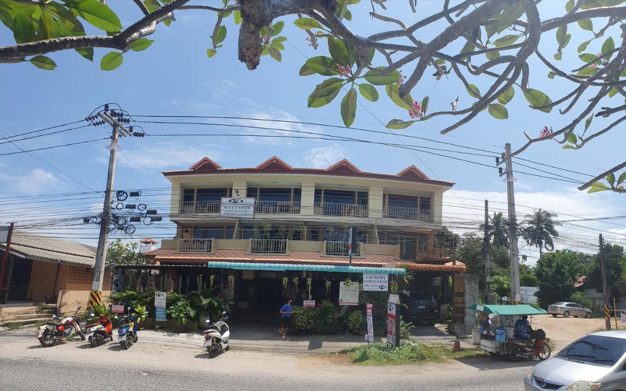 P & T Hostel Bang Rak Beach  Exteriör bild