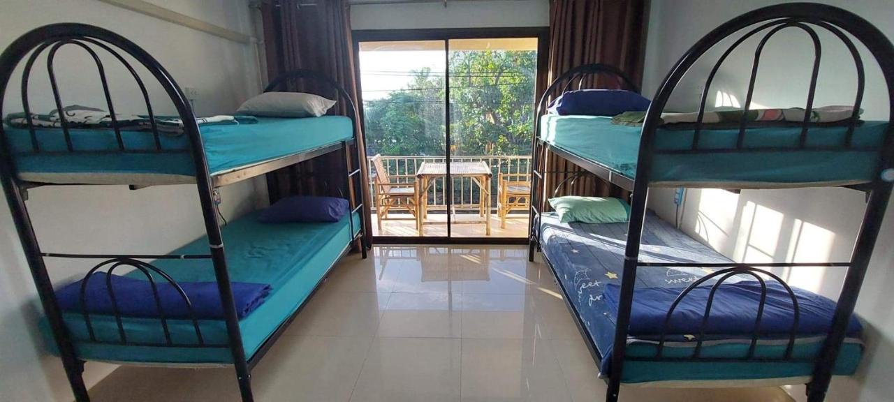 P & T Hostel Bang Rak Beach  Exteriör bild