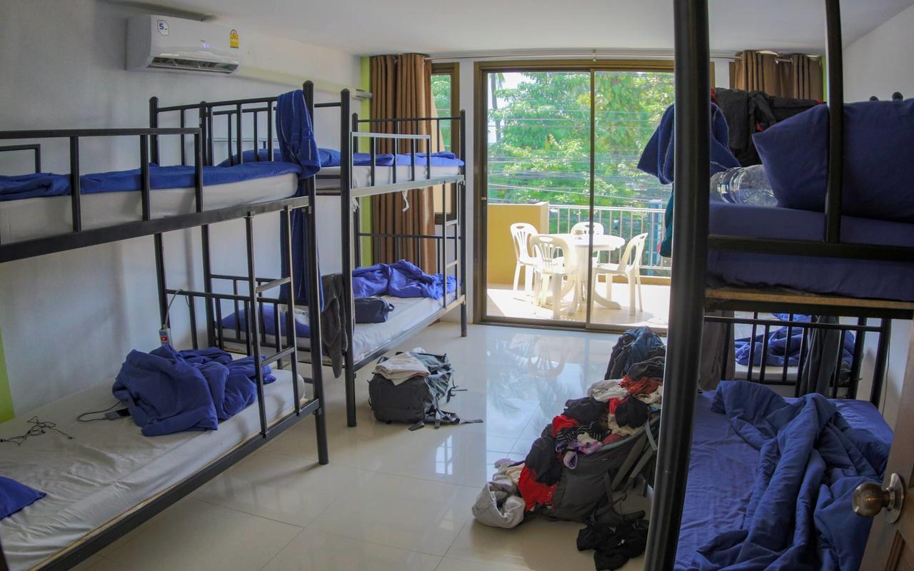 P & T Hostel Bang Rak Beach  Exteriör bild