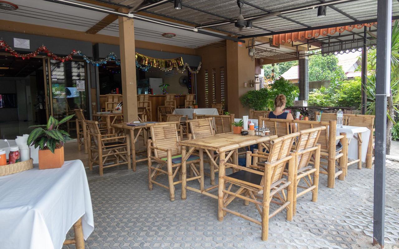P & T Hostel Bang Rak Beach  Exteriör bild